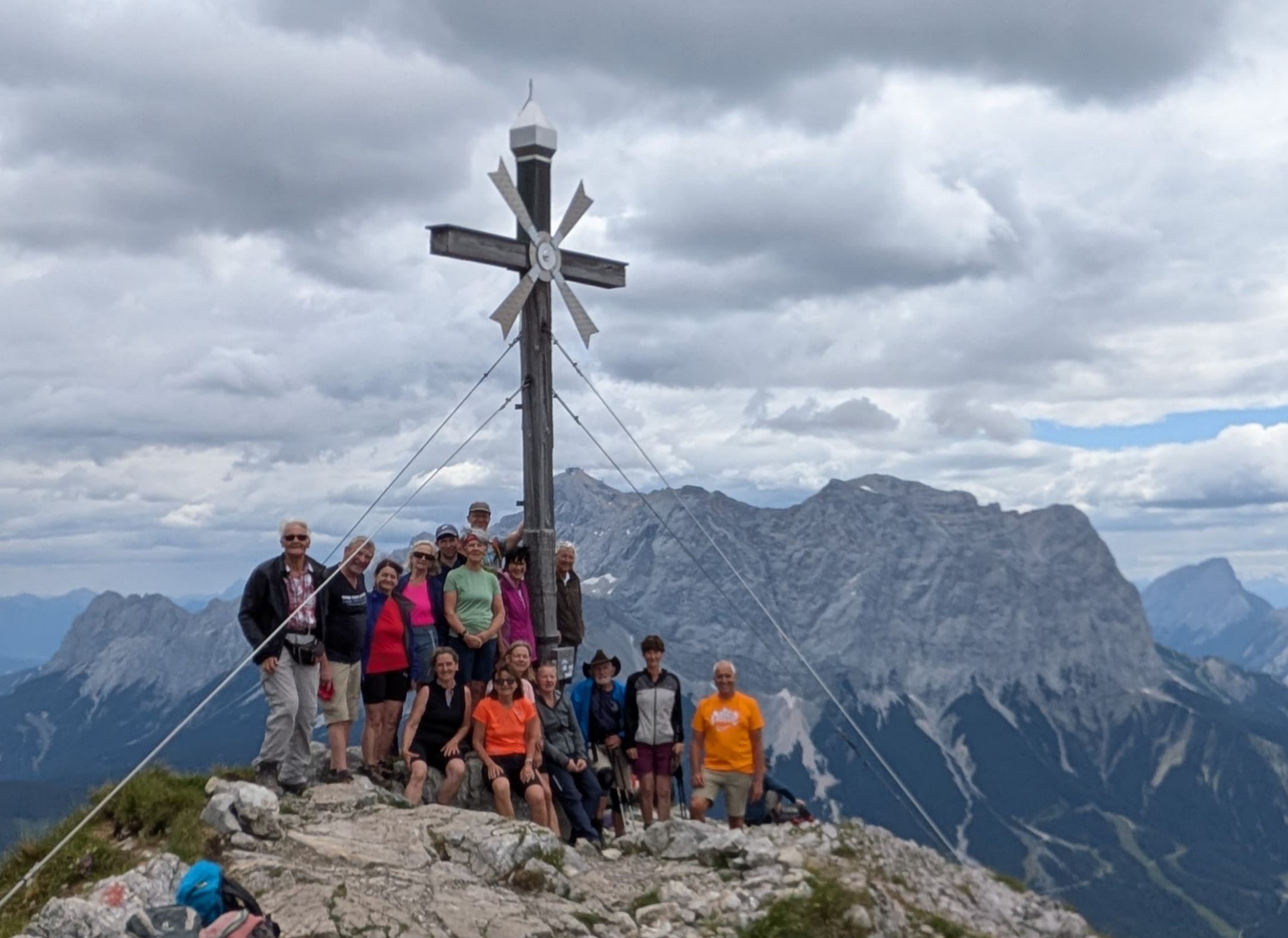 Gro&szlig;artiges Zugspitz-Panorama: Bergtour auf den Daniel